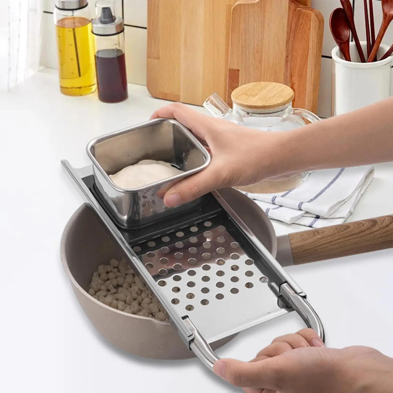 Manual Spaetzle Maker Stainless Steel Fruit Vegetable Noodle Slicer Kitchen Grater Scraper for Restaurant Use