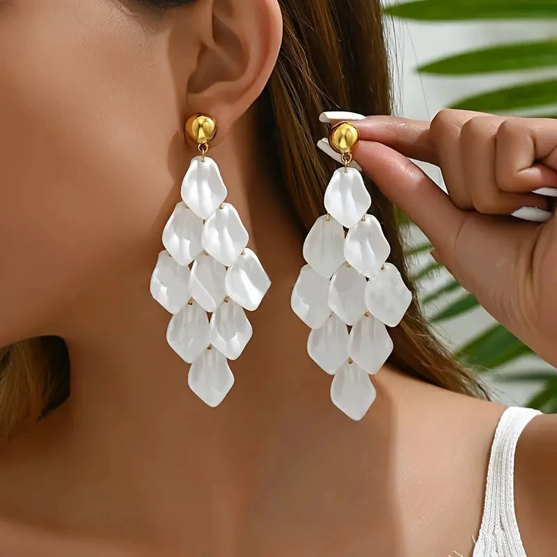 Stylish and elegant geometric long flow Su Leaf earrings for women with exaggerated multi-layered personality earrings