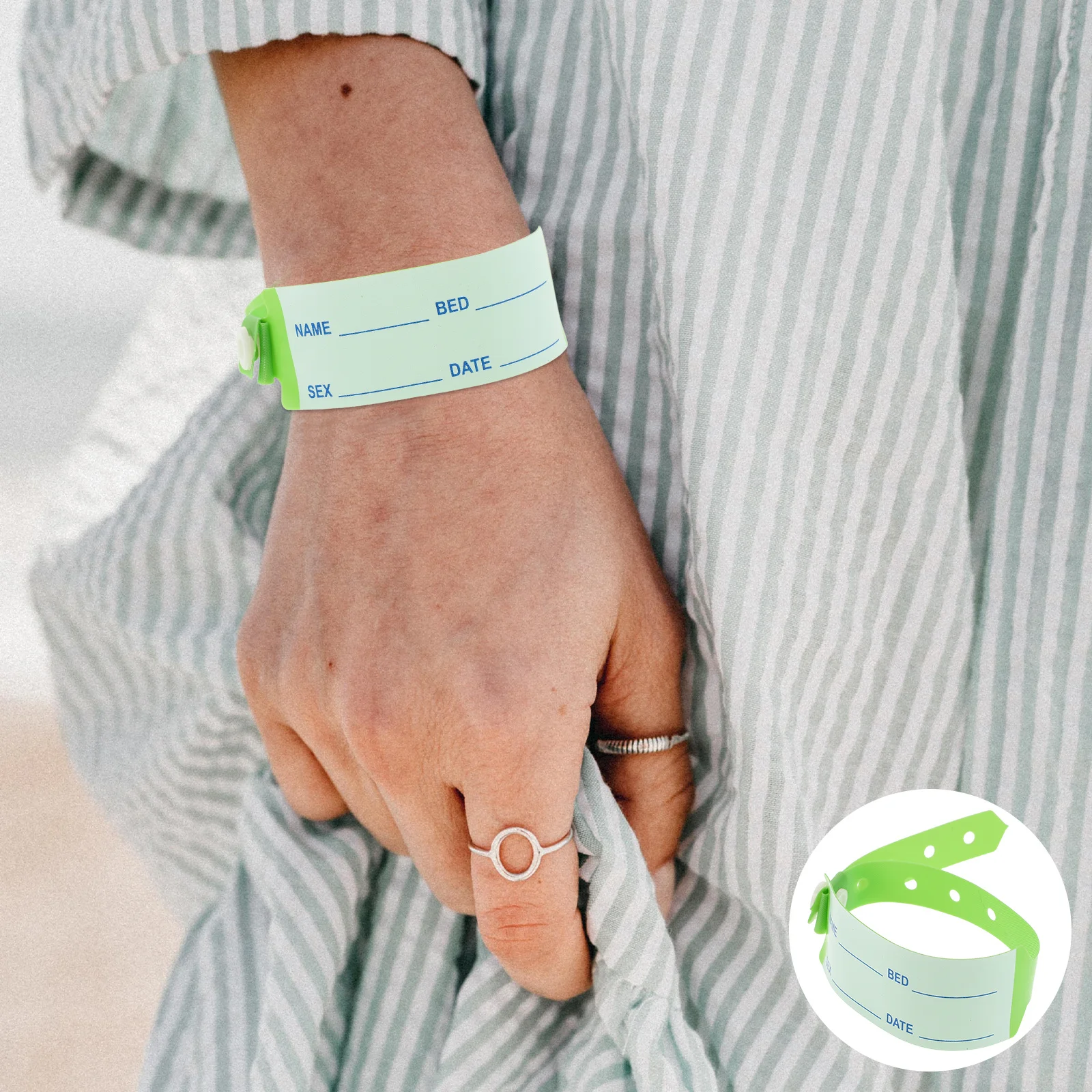 

100Pcs Medical Id Wristbands Waterproof Disposable Hospital Patient Identification Bracelets for Adults Elderly Patient Id Bands