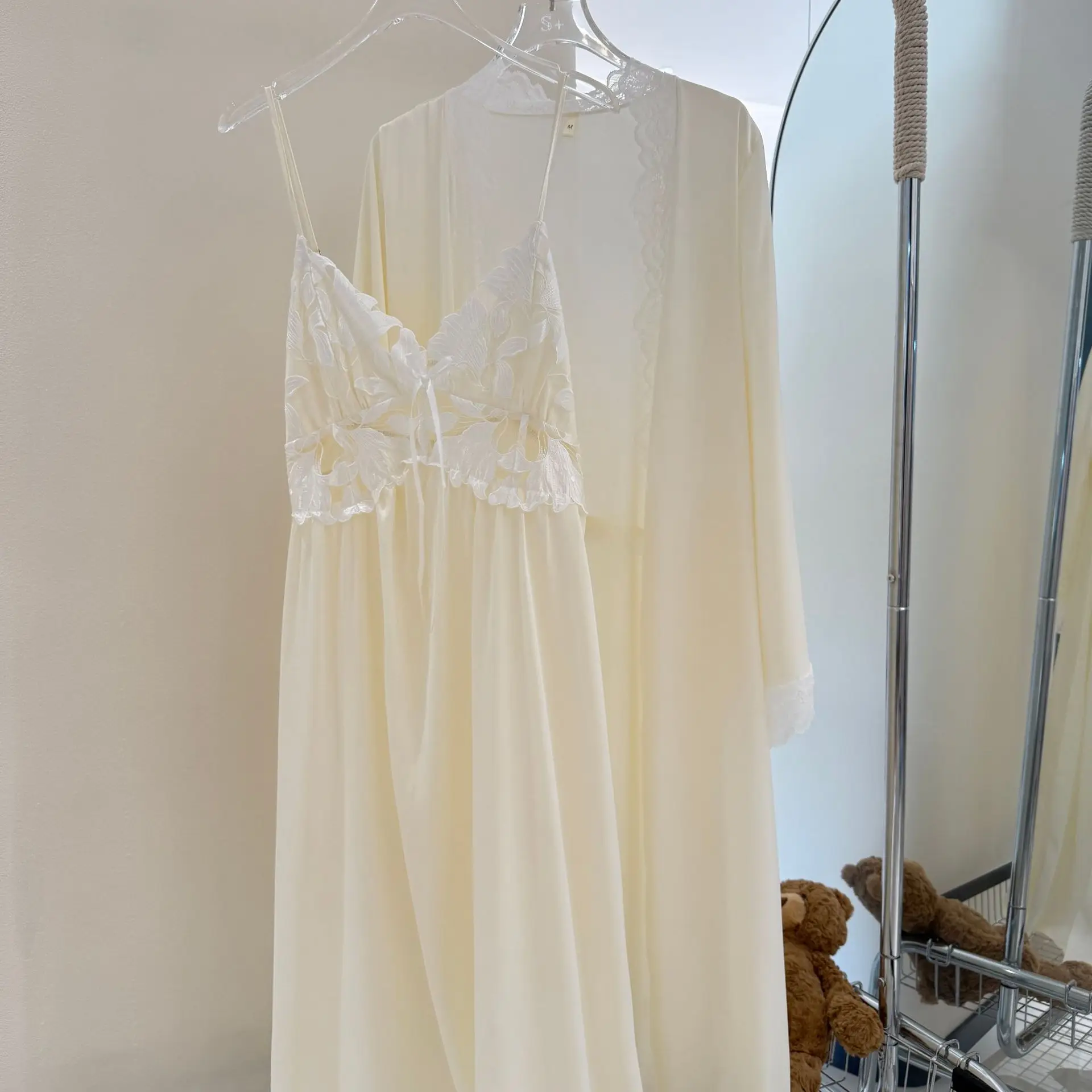 우아한 섹시한 레이스 긴 가운 잠옷 세트 여름 새틴 기모노 목욕 가운 가운 Nightwear 프랑스 스타일 잠옷 Loungewear