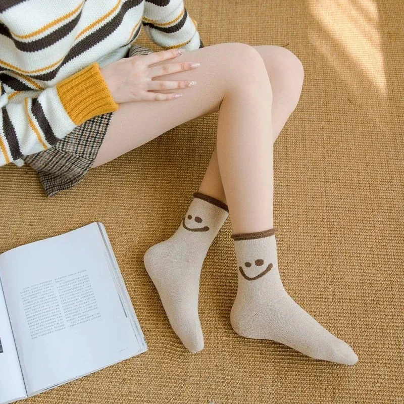 1-10Pairs الخريف والشتاء المرأة جوارب صوف مع بطانة أفخم تيري الجوارب منتصف العجل جوارب قطنية لقضاء عطلة هدية الكريسماس