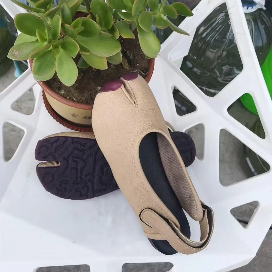 

Original Closed Toe Sandals Women Flats Heel Split Toe Slides Genuine Leather Shoes Luxury Soft Soles Hook Loop Sandals Loafers