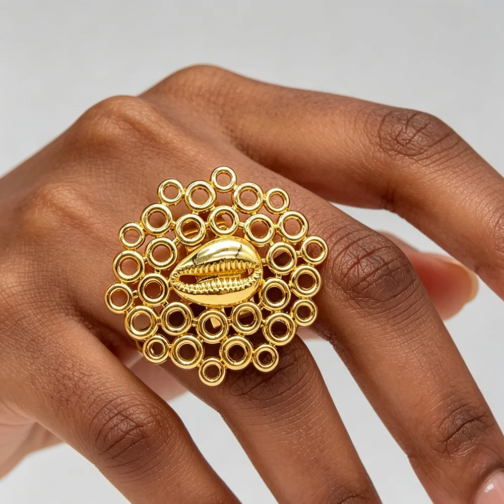18K vergoldetes, hohles Girlanden-Muschel-Statement-Ohrringe- und Ring-Set für Damen, luxuriöse Accessoires für Hochzeit, Brautparty, Geschenk – Detail 6