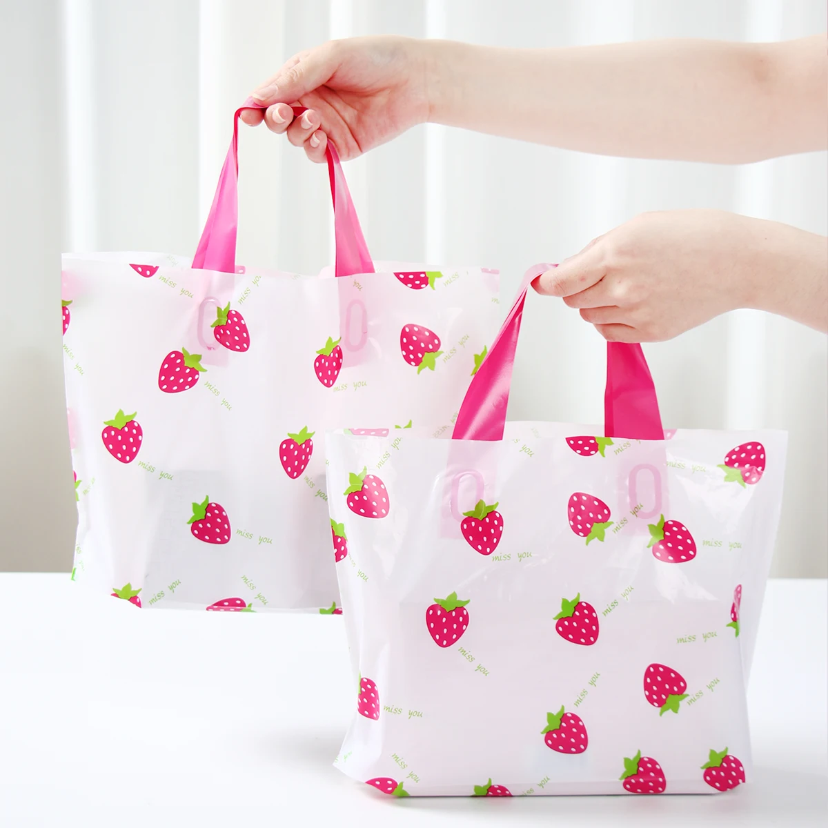 Strawberry Theme Plastic HandBag Clear Storage Shopping Bags Birthday Wedding Party Gifts Bag Daisy Large Capacity Travel Bags