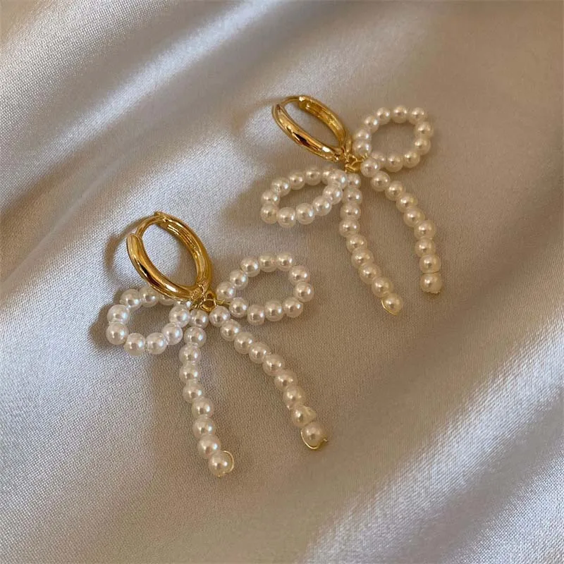 Korean White Imitation Pearl Bow Dangle Earrings for Women Elegant Handmade Woven Beaded Earrings Wedding Y2K Jewelry