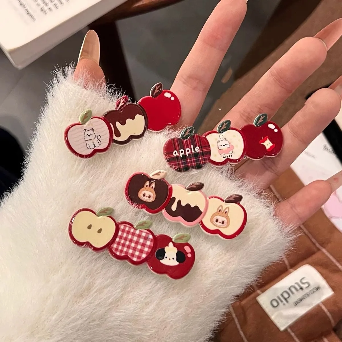 4 Uds. Pinzas para el cabello de manzana de dibujos animados bonitos para niñas Otoño Invierno flequillo de pico de pato fragmentos accesorios para el cabello elegantes