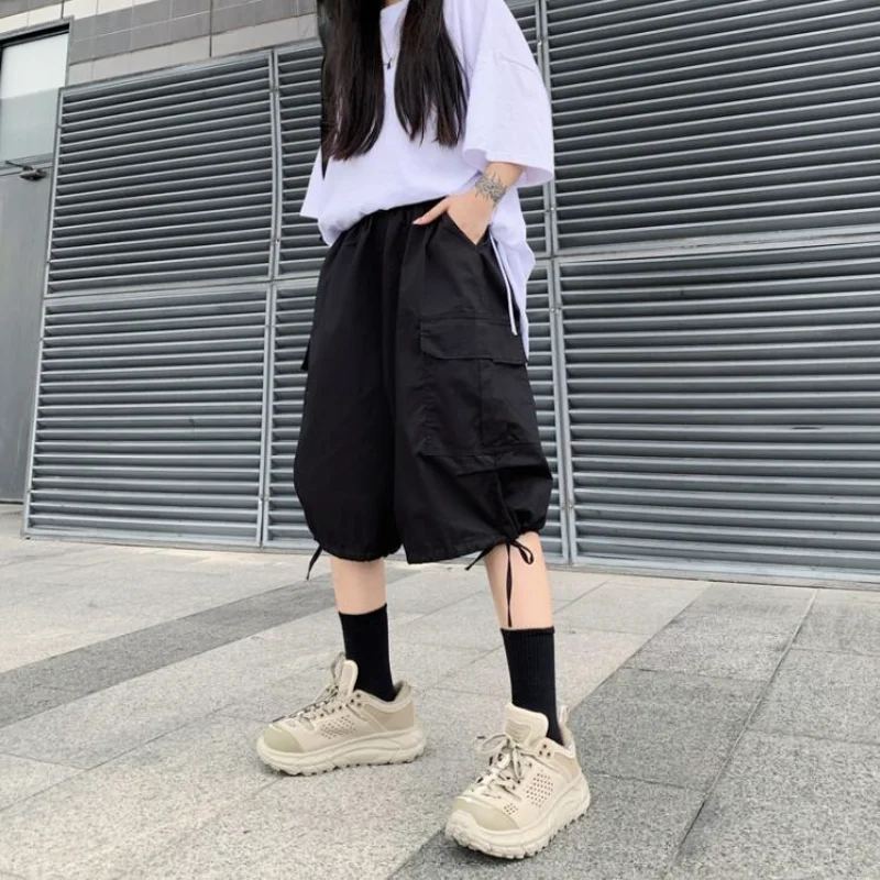 

Harajuke Loose Black Cargo Pants Women Summer Korean Casual High Waist Elastic Straight Knee Length Shorts