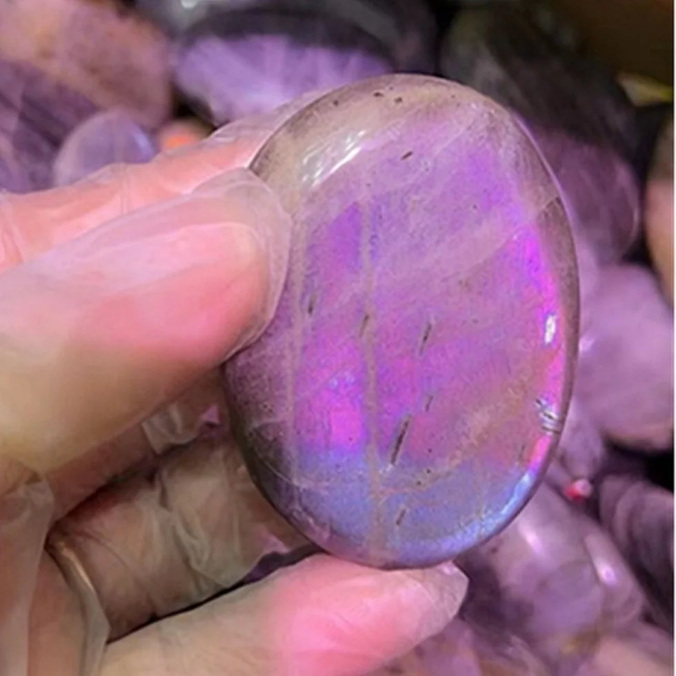 Natural Purple Light  Labradorite Palm Stone Crystal Chakra Reiki Healing Moonstone Gemstones For Home Ornament