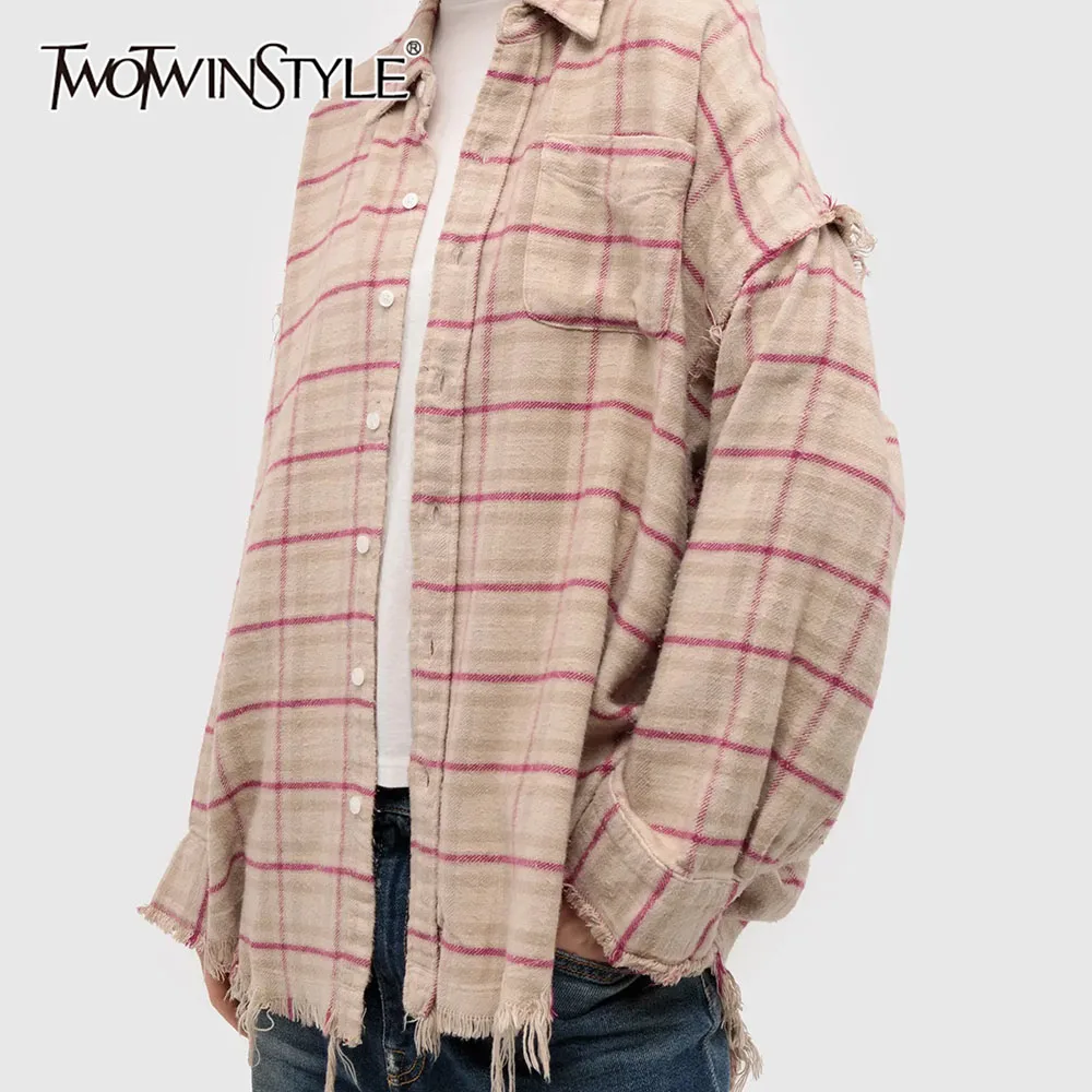 

TWOTWINSTYLE хит цвета сращенная клетчатая повседневная рубашка женская свободная уличная одежда с лацканами и длинными рукавами женские рубашки осенняя мода новинка