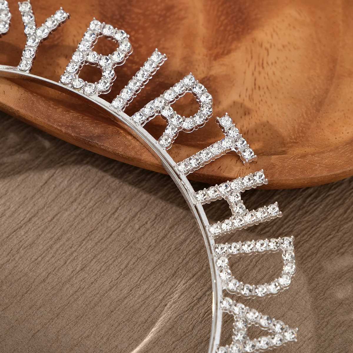 Klassische Alphabet-Haarbänder, funkelnde Strass-Tiara, Geburtstagsfeier, festliche Bankett-Kopfbedeckungen, Schmuck, Accessoires, Geschenke – Detail 9