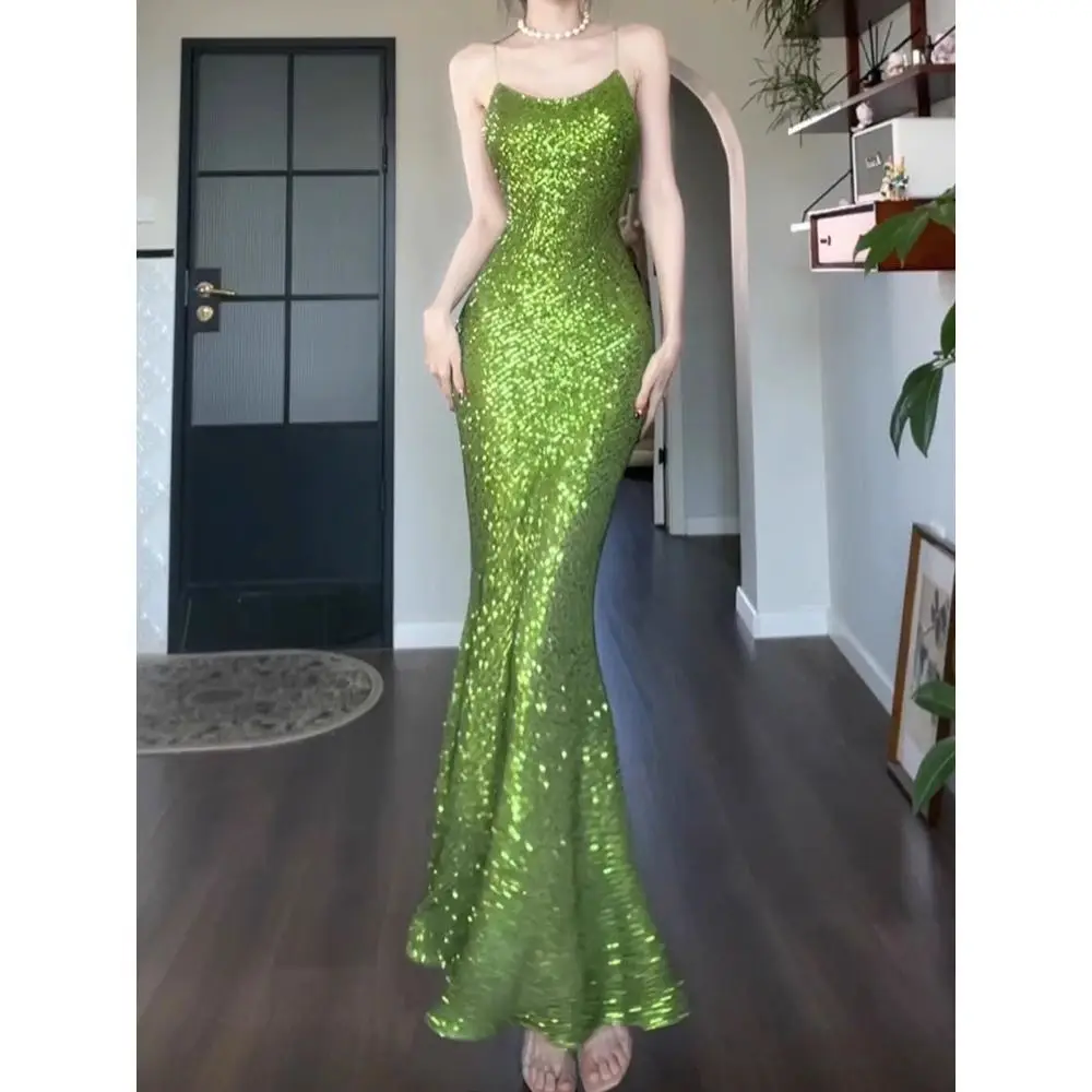 

Women's Sexy Green Mermaid Dress with Sequins, Slimming and Figure-Hugging, Ideal for Glamorous Balls, Exuding a High-End Look.