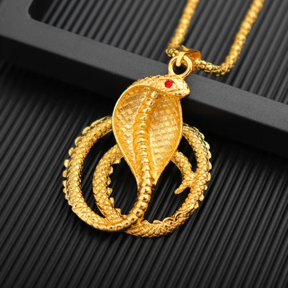 Cobra Red Eye Alloy Men Pendant Necklace Hollow Out Grave Python Men Metal Pendants Neck Chian Jewelry Fashion Accessory