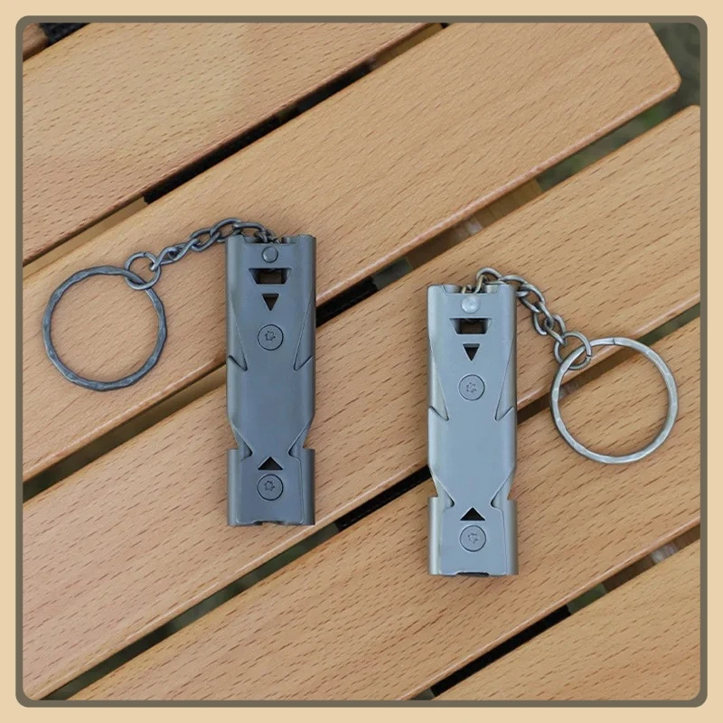 مزدوجة الأنابيب صافرة قلادة المفاتيح عالية ديسيبل المحمولة في الهواء الطلق بقاء أداة تخييم الطوارئ متعددة الوظائف صافرة 1 قطعة #6