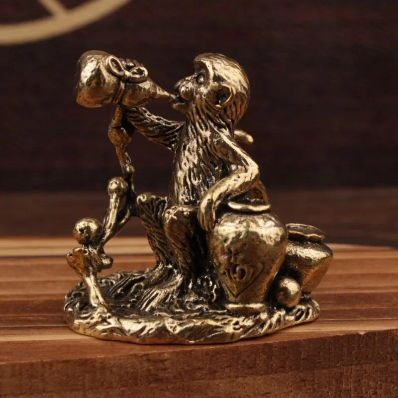 1/2pcs Drunk monkey ornament monkey drinking creative tea house office desktop decoration copper ware