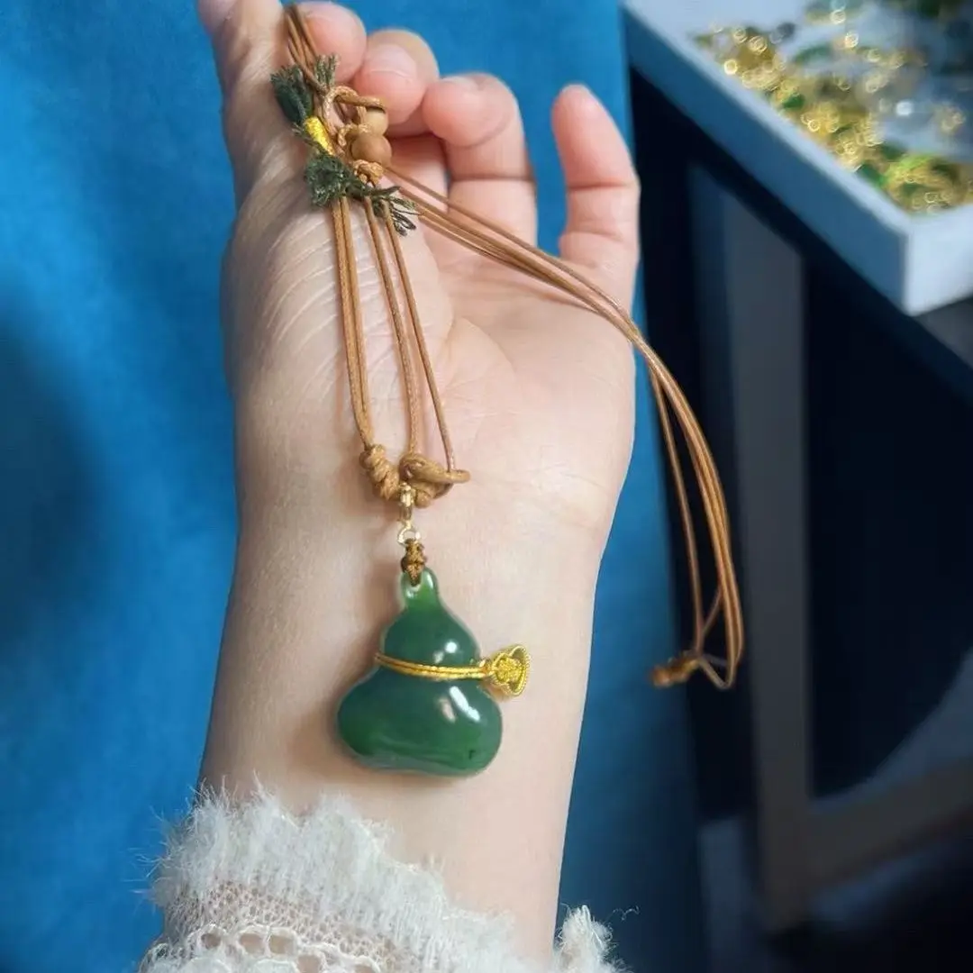 

Brand new Hetian jade jasper gourd Fulu jade jasper gourd gift pendant pendant necklace