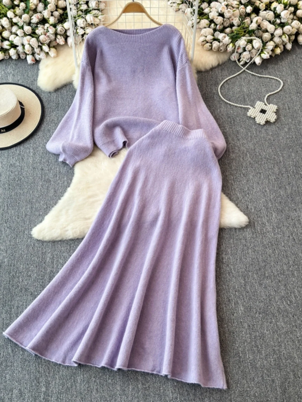 طقم سترة محبوكة فضفاضة بأكمام طويلة للنساء مع تنورة قصيرة عالية الخصر بتصميم كوري متعدد الاستخدامات