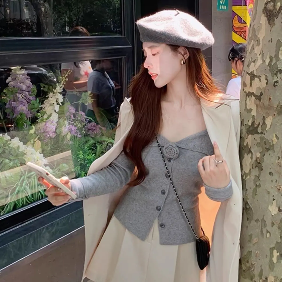 2024 Spring Lady New Grey One Shoulder Flower Knitting Cardigan Slim Gentle Temperament Fashion Comfortable Long Sleeve Top