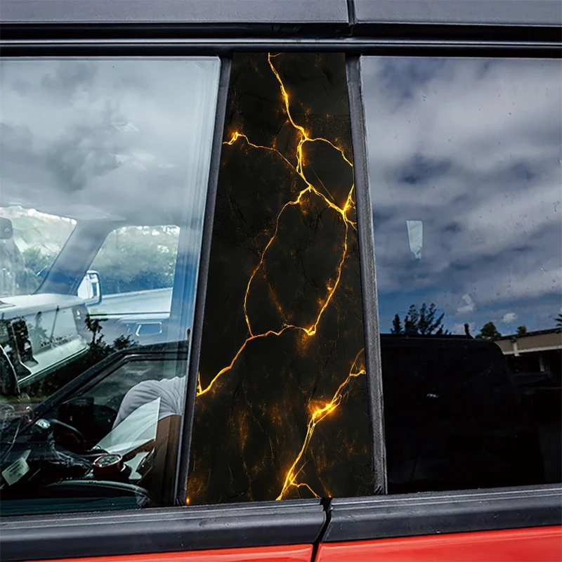 

2 шт. наклеек на центральные стойки автомобиля, защитная пленка с золотистым эффектом, устойчивая к царапинам.