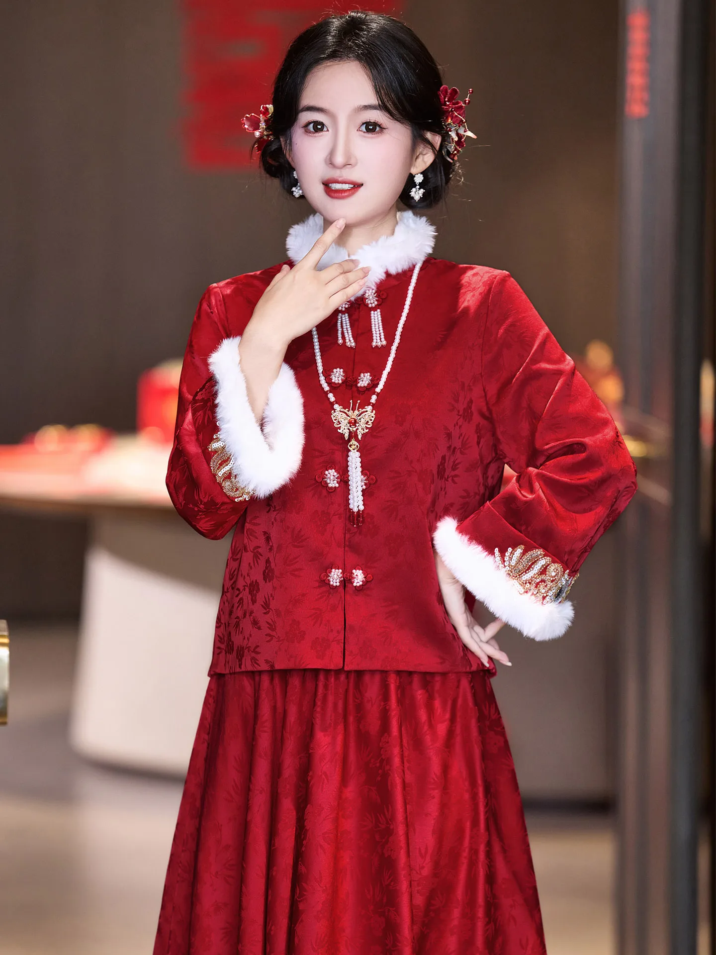 

Элегантное красное свадебное платье с длинными рукавами, платье для помолвки, бальное платье, юбка А-силуэта, свадебное платье с жемчужной отделкой