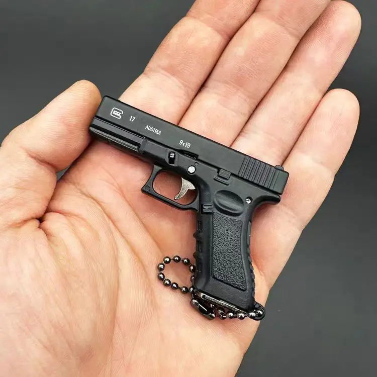 1:3 Mini Pistol Model Metal G17 Detachable DIY Semi-alloy Keychain Toy Gun Pendant Ornaments Children's Toy