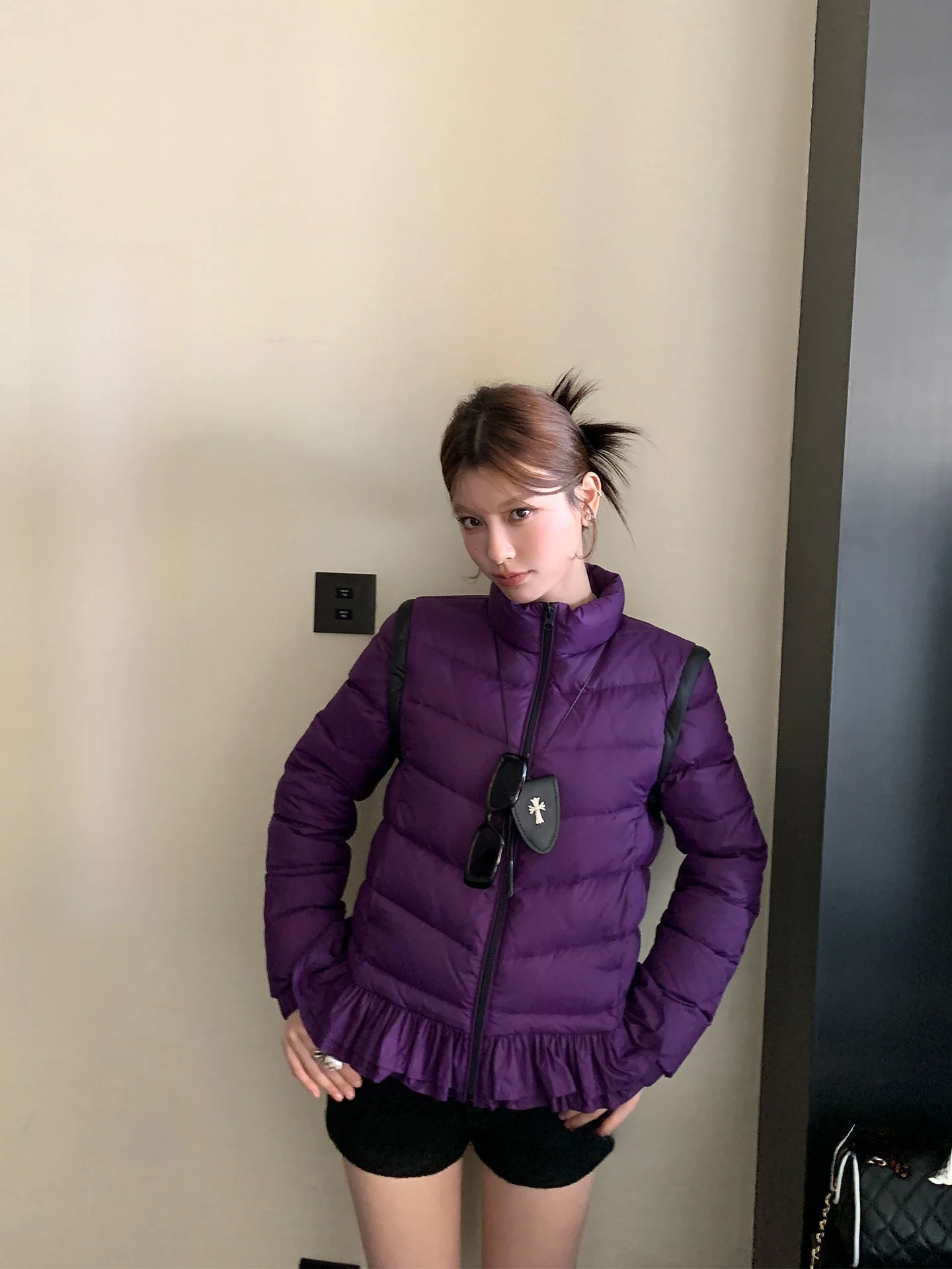 

Женский зимний теплый пуховый жилет Lione 90% белый пух, с отстегивающимися рукавами, повседневный, свободного кроя, на молнии