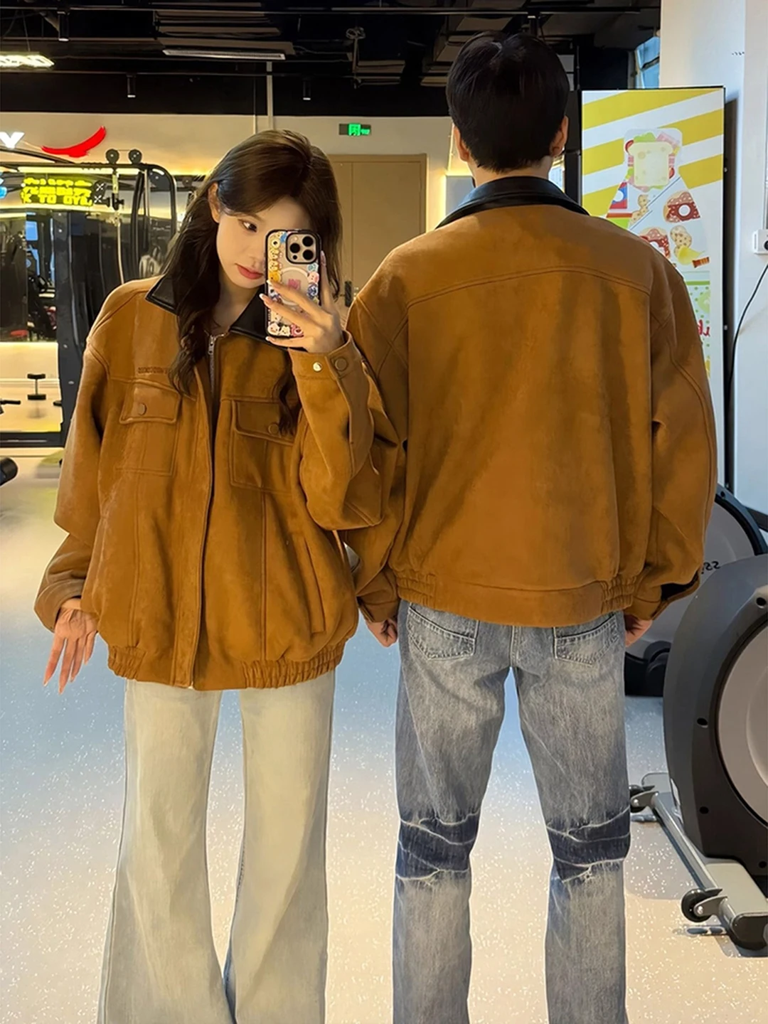 

Мужская короткая замшевая куртка в американском ретро-стиле, рабочая одежда, бейсбольная куртка кофейного цвета, модная свободная куртка для пар, не требующая глажки.