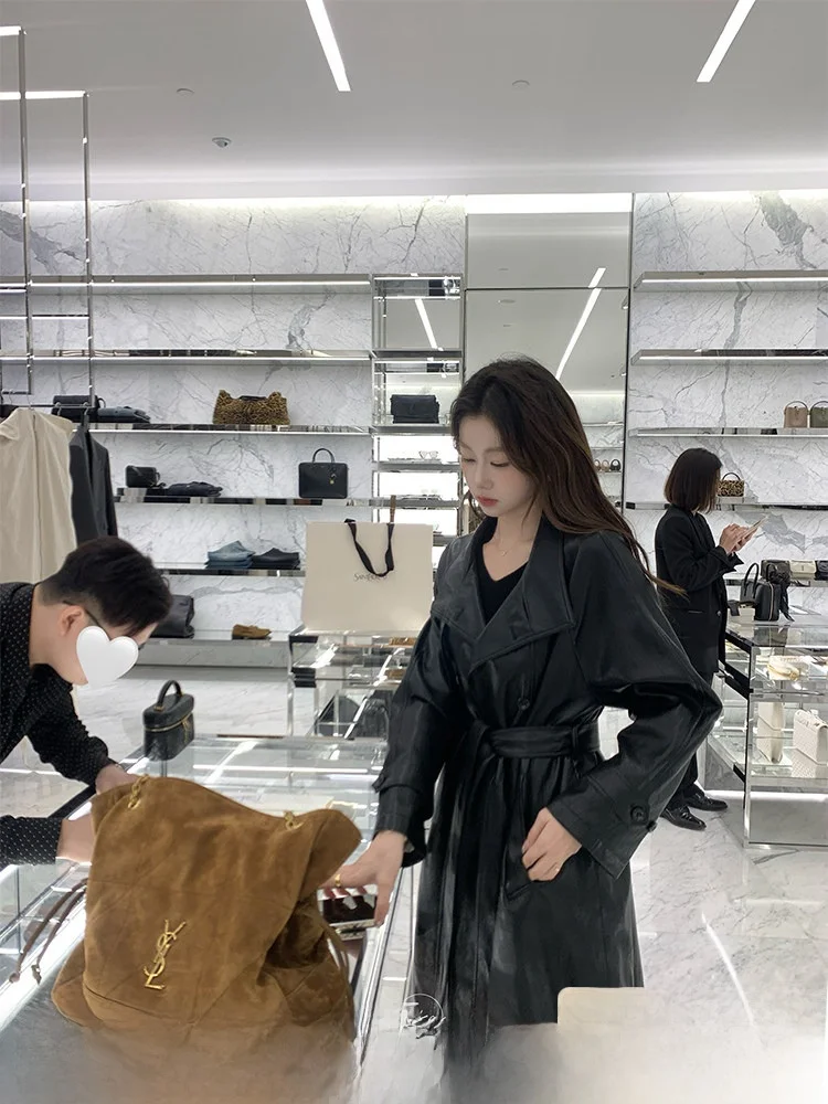 Casaco Feminino Longo de Couro PU Estilo Retrô com Gola Dobrável para Outono e Inverno - Agasalho Sazonal