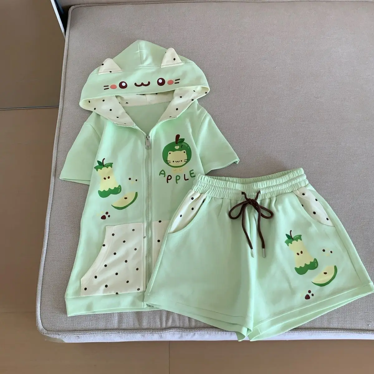 

Summer New Green Apple Print Two Piece Sets Womens Outifits Cat Ear Short-sleeved Zipper Hoodie + Drawstring Shorts Cute Suits