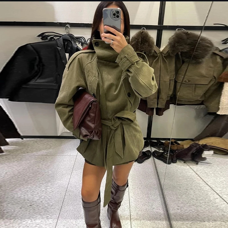 

Плиссированная куртка с воротником-стойкой для женщин с подплечниками, короткое пальто с длинными рукавами, 2025 г., женская повседневная шикарная уличная одежда, верхняя одежда, куртки