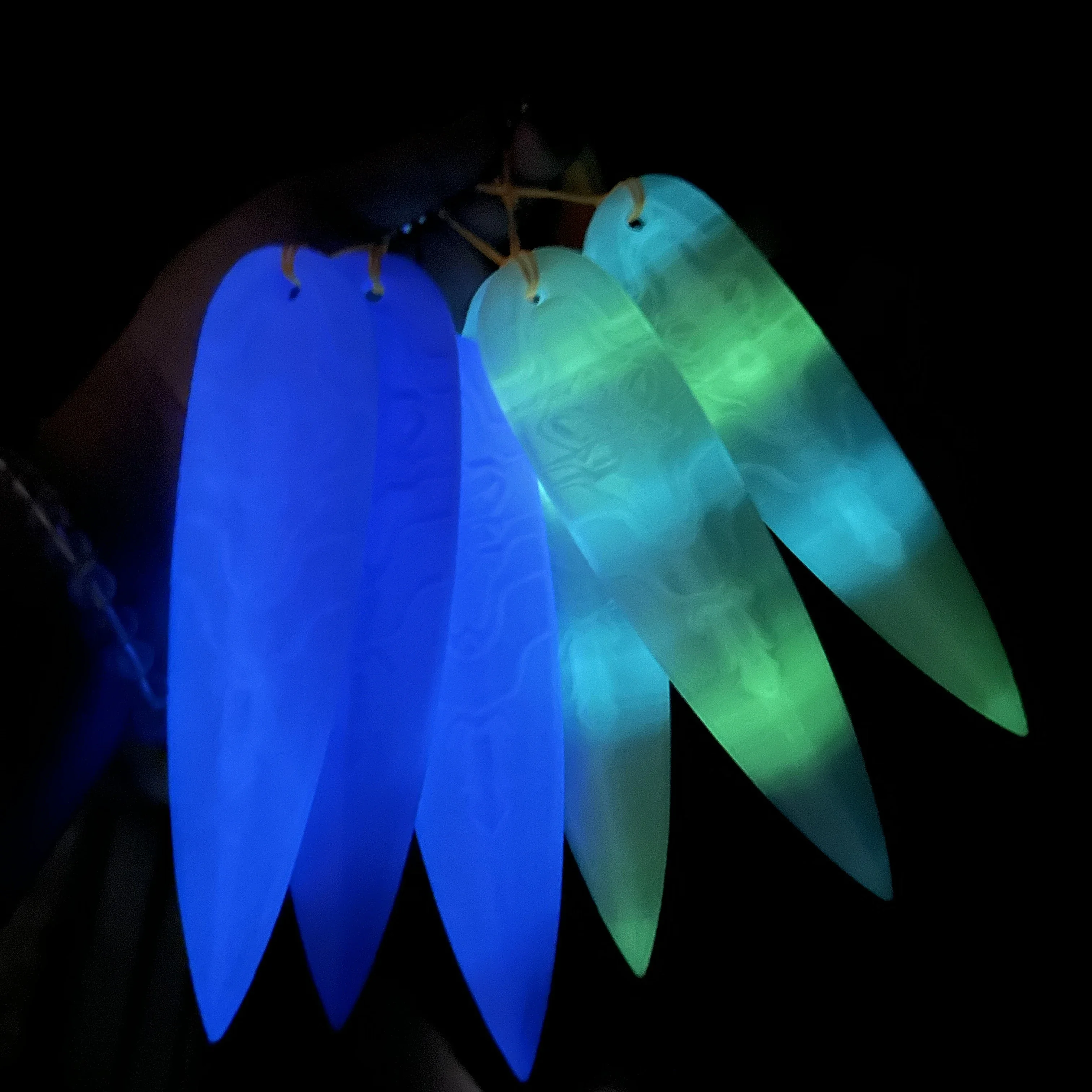 Zoey Kpop Demon Hunters Cosplay Lights Dart Weapons Roleplay Props for Girl Group Idol Halloween Carnival Costume Accessories