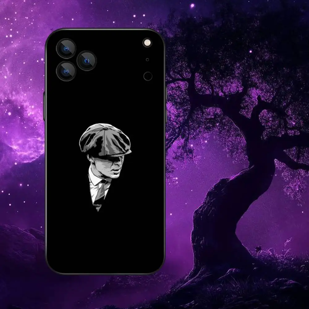 映画「ピーキー・ブラインダーズ」iPhoneケース（iPhone 17、16、15、14、13、12、Pro、Max、Plus、E、SE4、Air、Mini対応）ブラックソフトケース