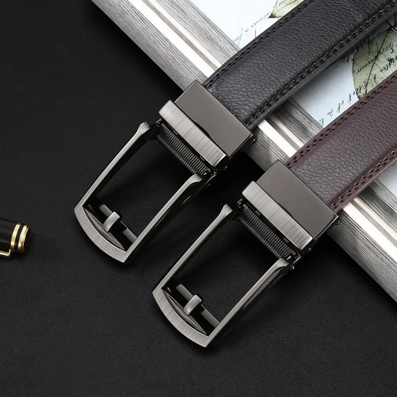 أحزمة رجالية من الجلد الطبيعي حزام عمل غير رسمي أنماط شعبية أحزمة بإبزيم أوتوماتيكية من الجلد عالي الجودة قابلة للتعديل