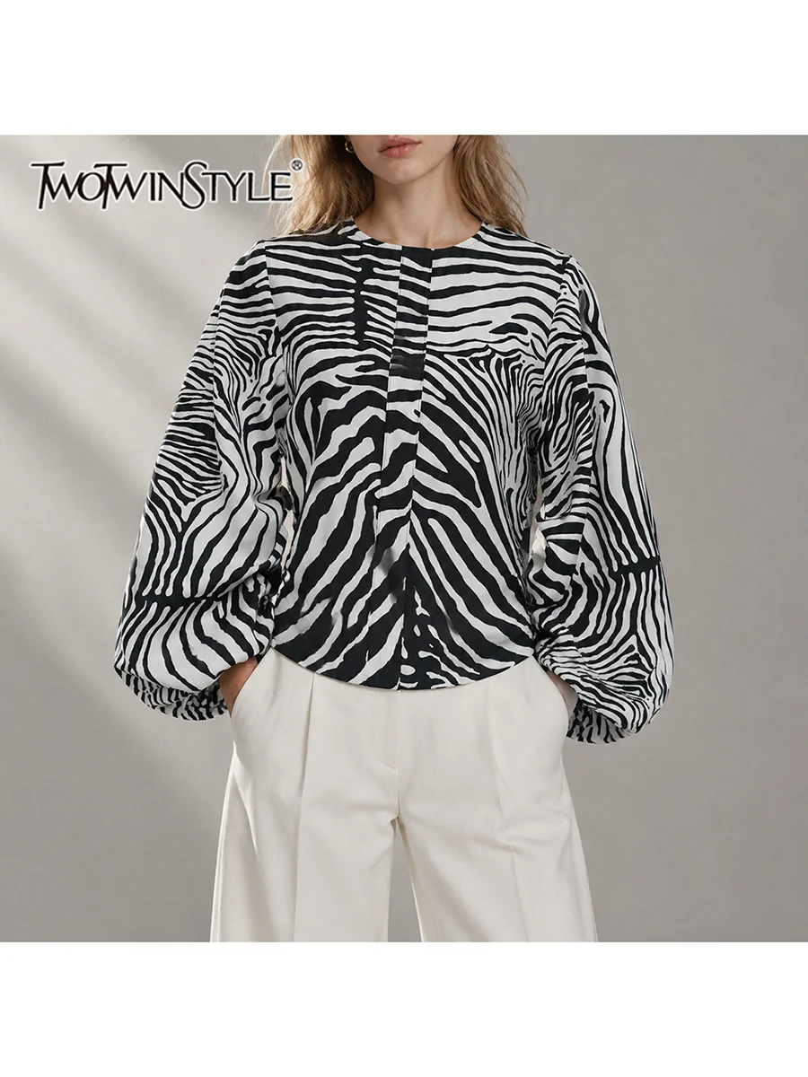 TWOTWINSTYLE Zebra Spliced Pleated Loose Blouse for Women Round Collar Long Sleeve Patchwork Zipper Casual Blouses Female Style