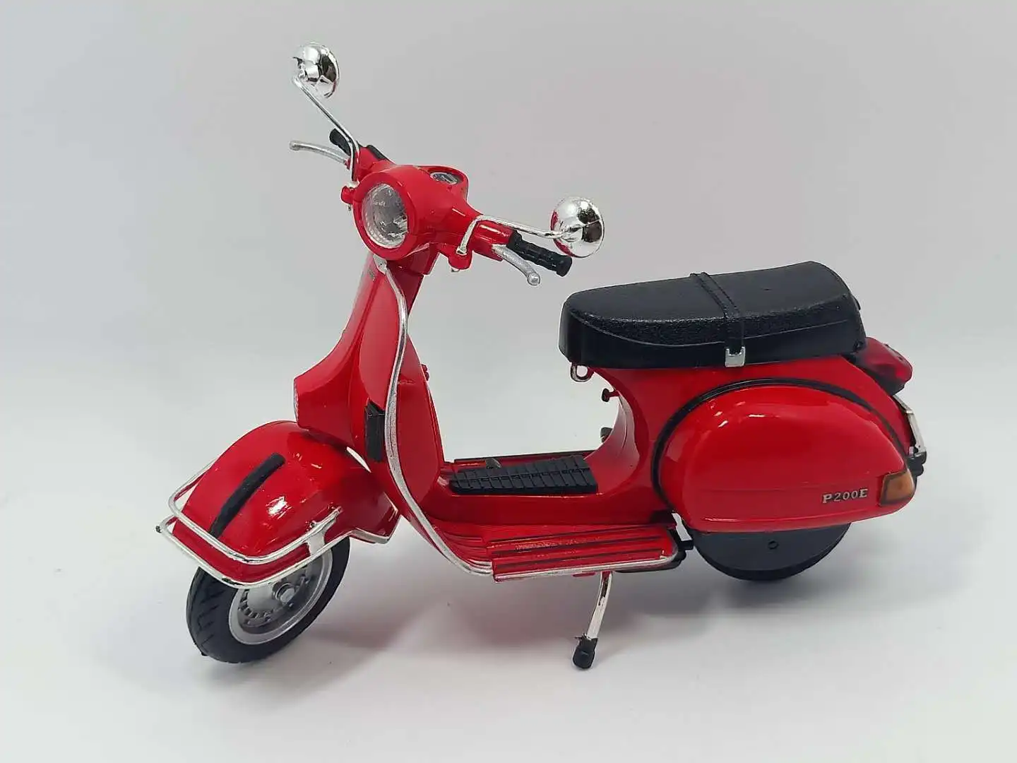 

Newly Arrived Special Price Diecast Metal 1/12 Italian Classic PE200 Motorcycle Model Furniture Display Collection Toys