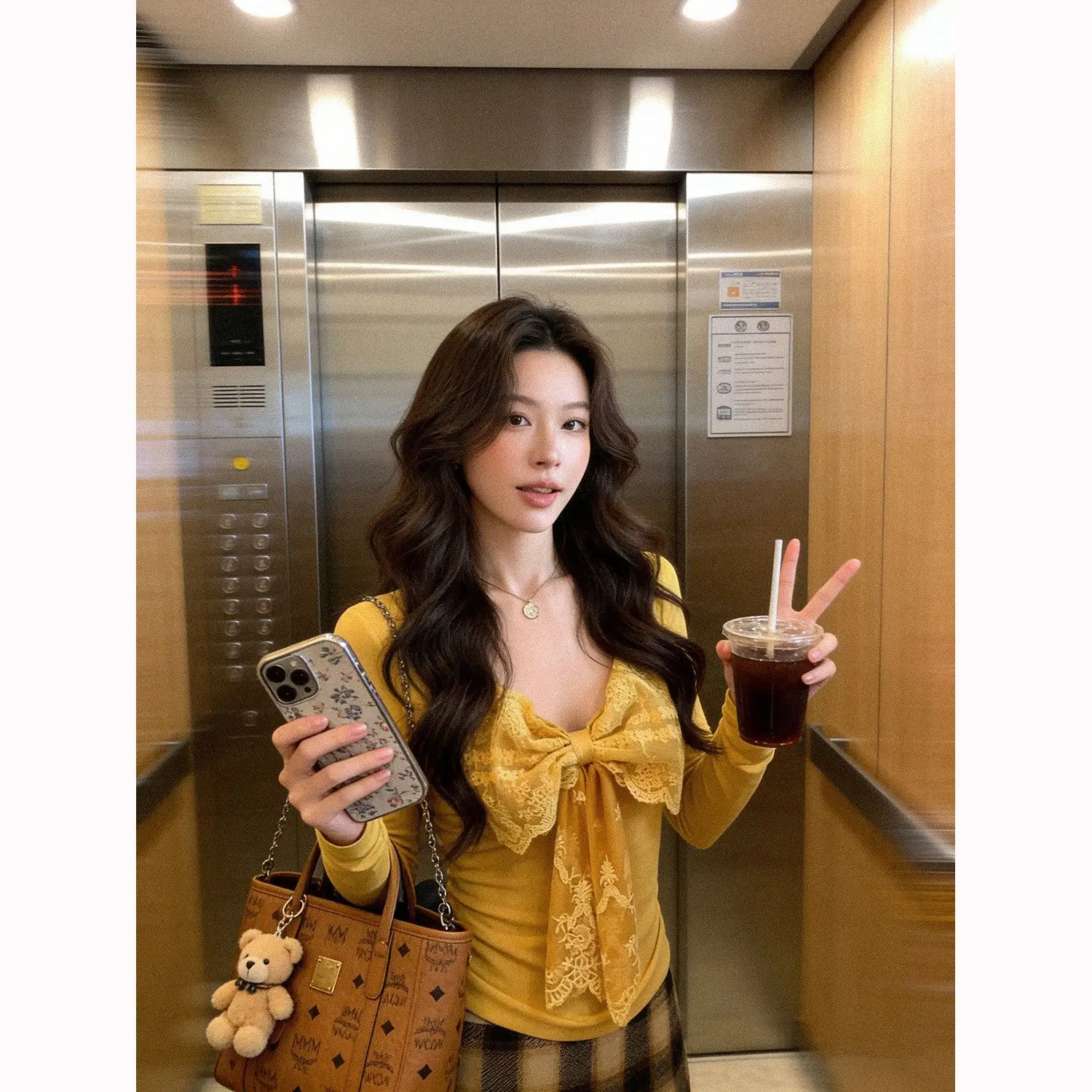 2026 Spring New Women Romantic Curved Big U‑neck Lace Bow T‑shirt Slim Fit Figure‑hugging Base Layer Top