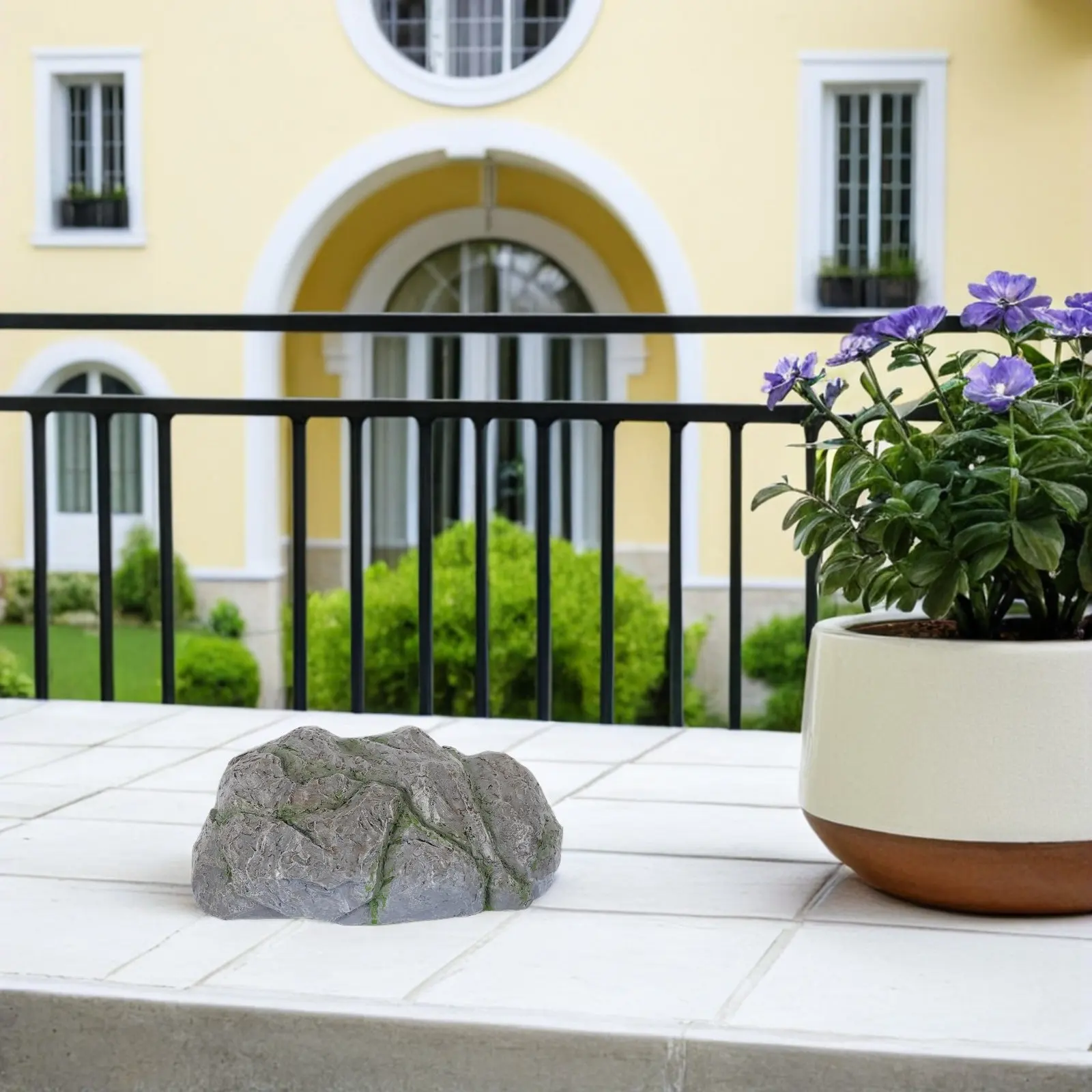 Realistic Fake Rock Key Box Outdoor Weatherproof Hidden Key Holder Garden Yard Patio Home Office Decorative Security Stone Look