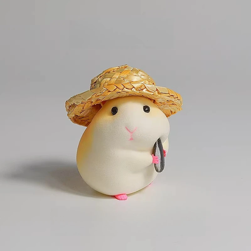 Japanese Straw Hat Hamster Decoration Modern Minimalist Office Animal Miniatures Cute Pet Home Decoration Статуэтки Кошек FYFM