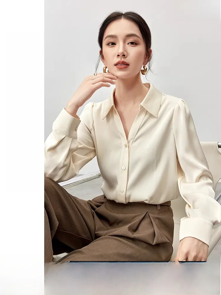 

Slimming Pure Color V-Ne Long Sve irt Women's Faionable Autumn 2025 New Sle Single Button Satin Feel Top