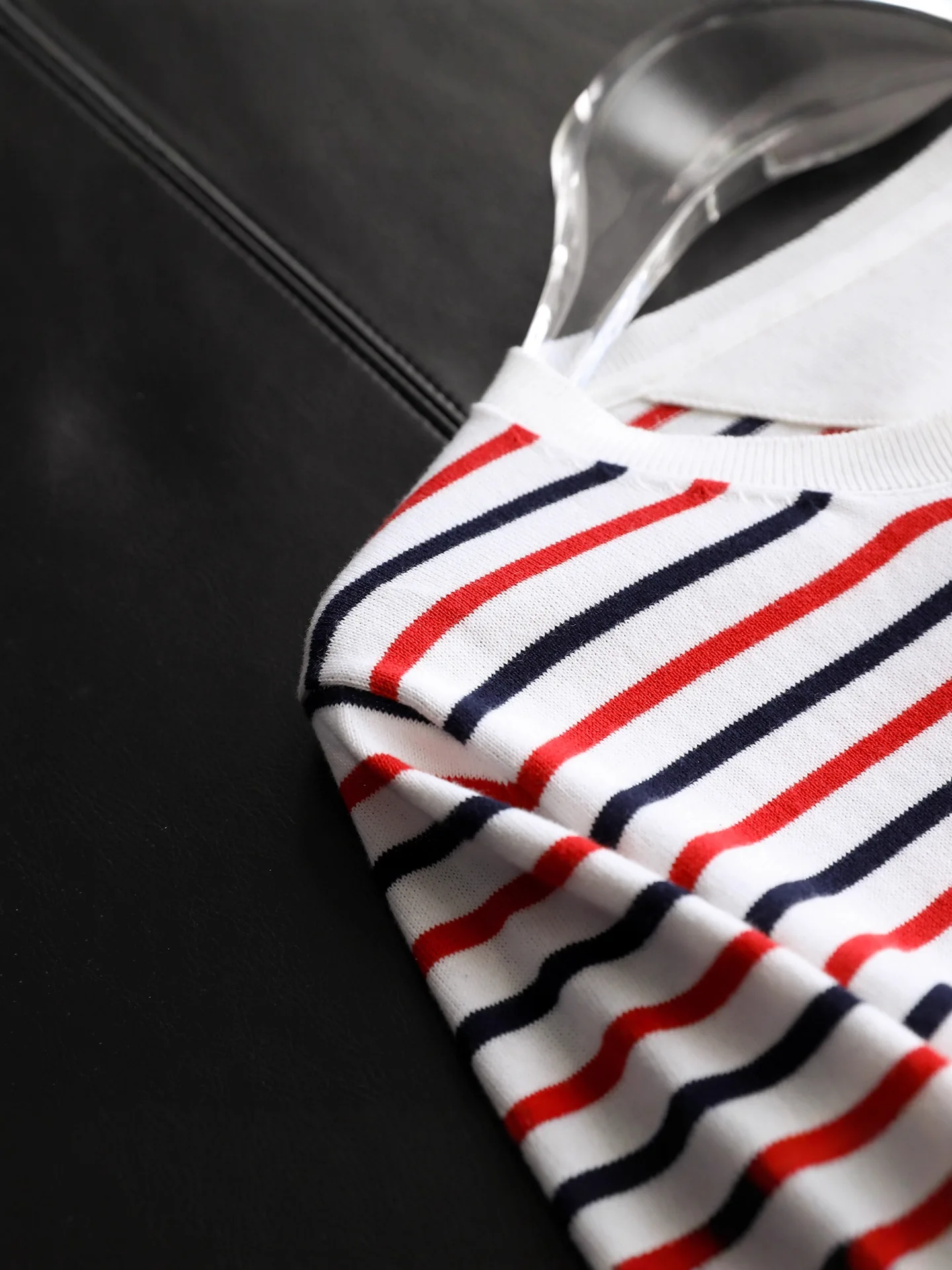 2025 frauen Casual Frühen Herbst Neue 100 % Baumwolle Garn Rot Blau Weiß Gestreiften Einreiher Rundhals Strickjacke