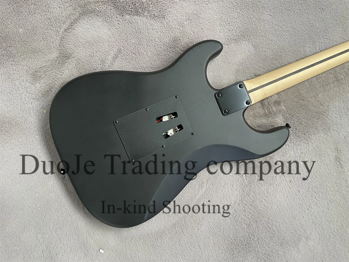 Matte black electric guitar Tremolo Bridge SSH pickup Black guard 6-string guitar Maple neck basswood body