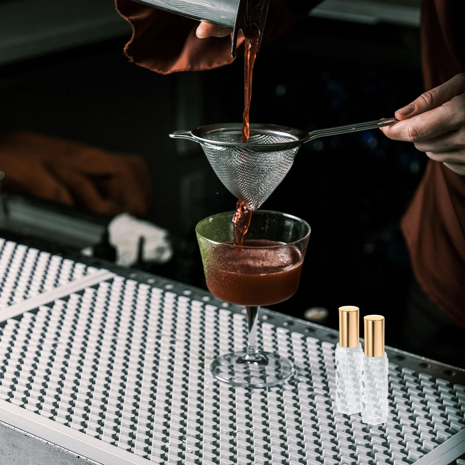 

2Pcs Sleek Bitters Bottle with Precise Spray Mechanism Ideal for Crafting Delicious Cocktails Anywhere Bitter Bottle