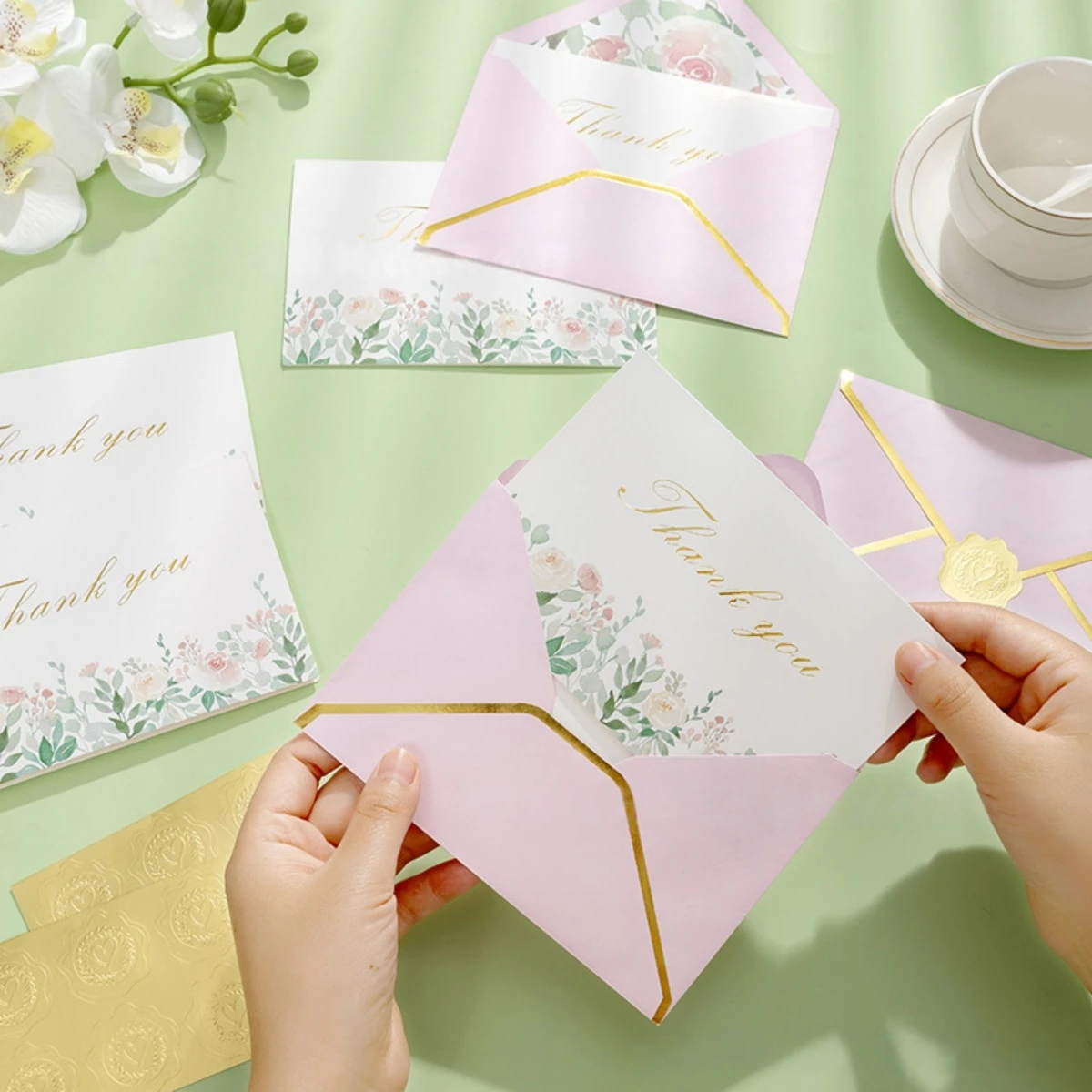 

Minimalist Floral Gold Foil Envelope Set (16PCS) - Complete Kit for Wedding/Festival Wishes