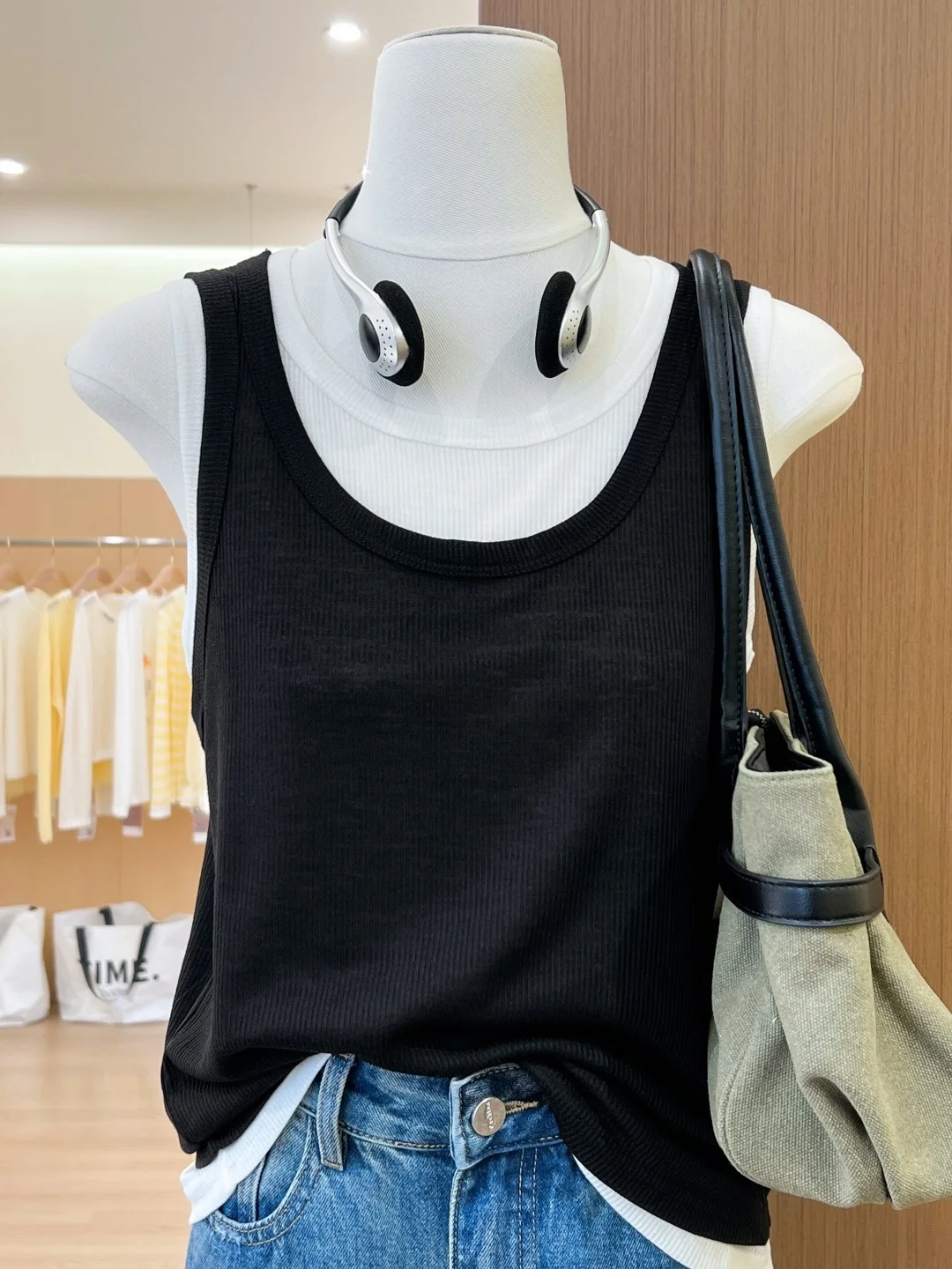 Unique Stylish Black Layered round Neck Vest Women's Summer Loose Style Special Top Commute Style Slim Fit Other Material