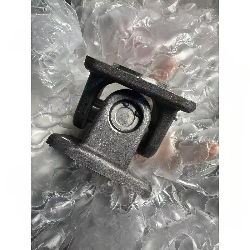 Universal Industrial Machinery Coupling Cross Universal Joint Rotating Door Cross Shaft Forged Steel Coupling