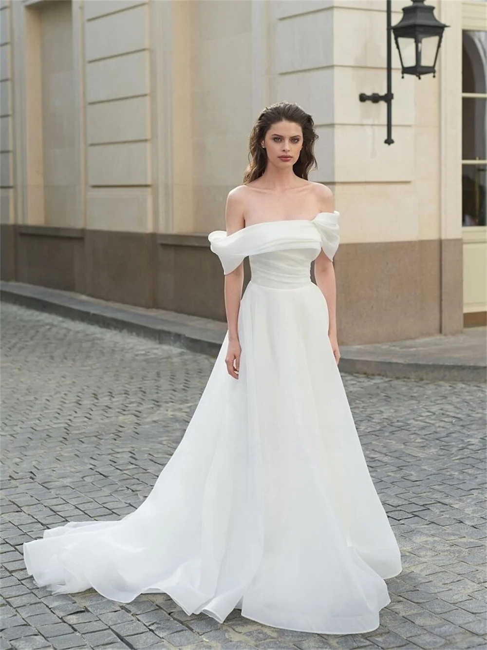 Рисунок 2 - Элегантные свадебные платья трапециевидной