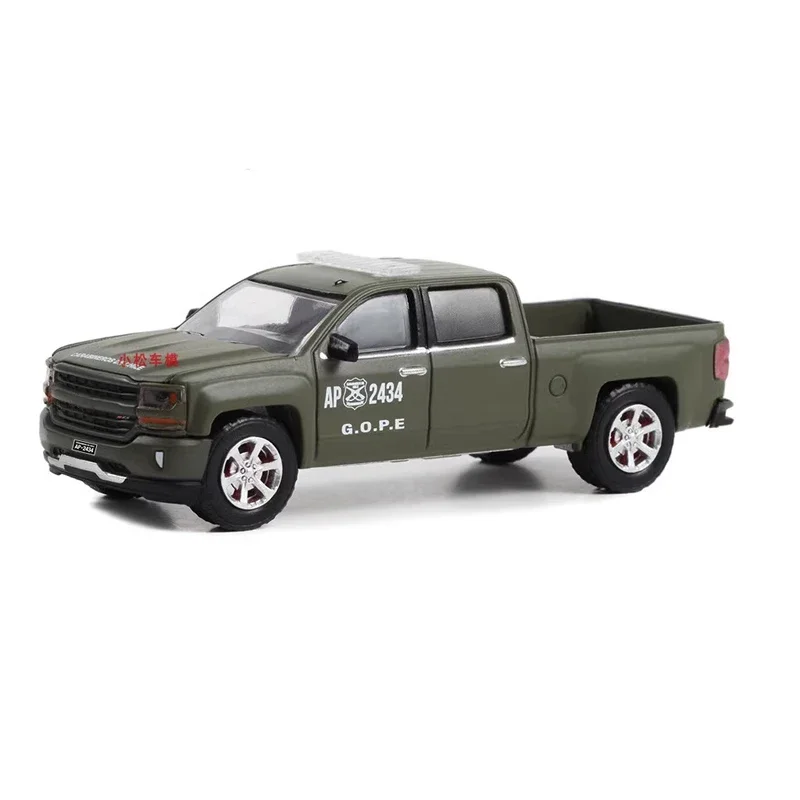 Greenlight Diecast 1:64 Scale Chilean's 2018 Silverado Z71 Alloy Simulation Car Model Classic Collection Display Toy