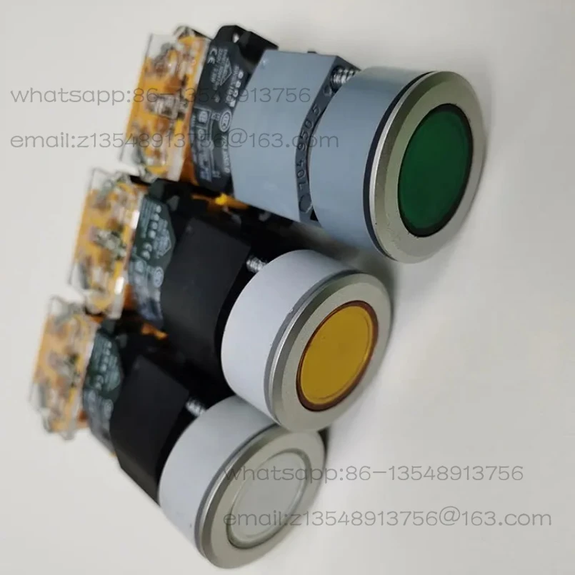 

Разборка кнопочного переключателя EAO 704.900.1 + 704.950.0 с самовозвратом, открытие 30 мм