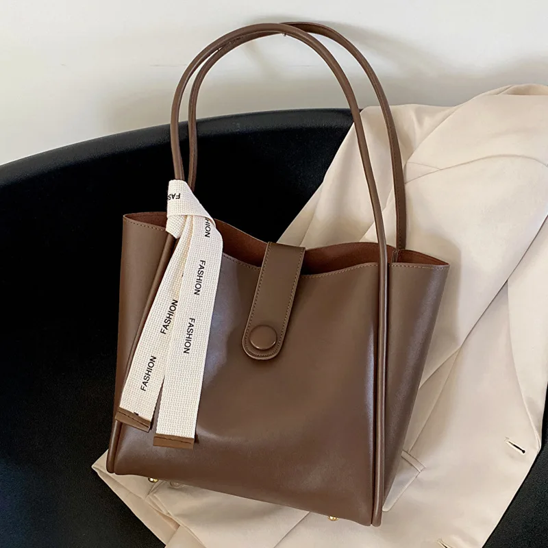 

Large Capacity Bag, Retro Shoulder Bag for Women, New Trendy and Fashionable Casual Commuting Tote Bags