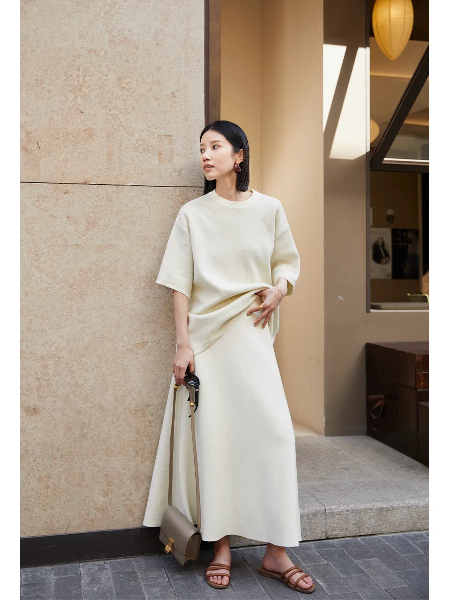 

Комплект JXu: повседневный комфортный вязаный костюм (топ и юбка) для женщин, летняя коллекция 2024