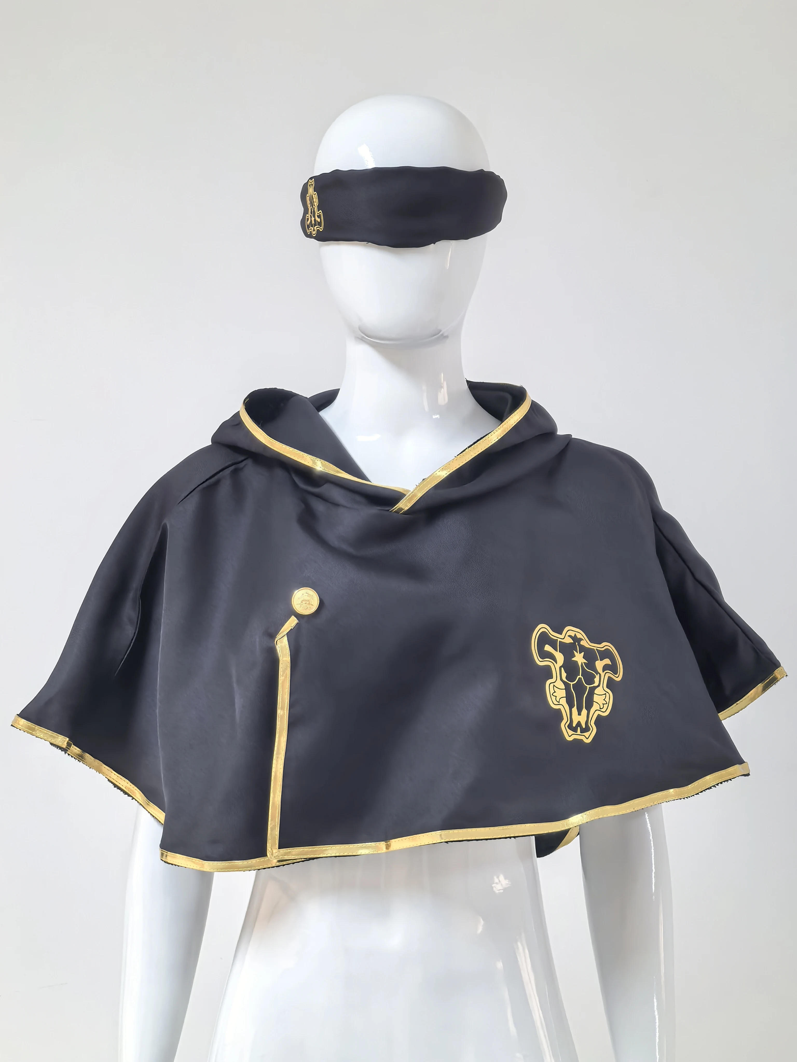Black Clover Asta Cosplay Kostüm Anime Kapuzenumhang mit Schwarzem Bullen-Logo Robe Halloween Karneval Party Rollenspiel Outfit für Männer – Detail 3